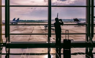 如何航空公司营销人员使用AI来提高客户的旅程